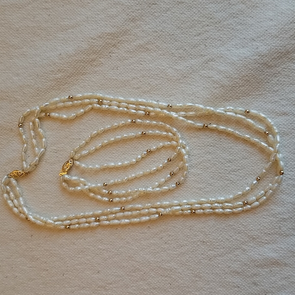 Rio Pearl classic 3 strand choker and bracelet - Picture 3 of 6